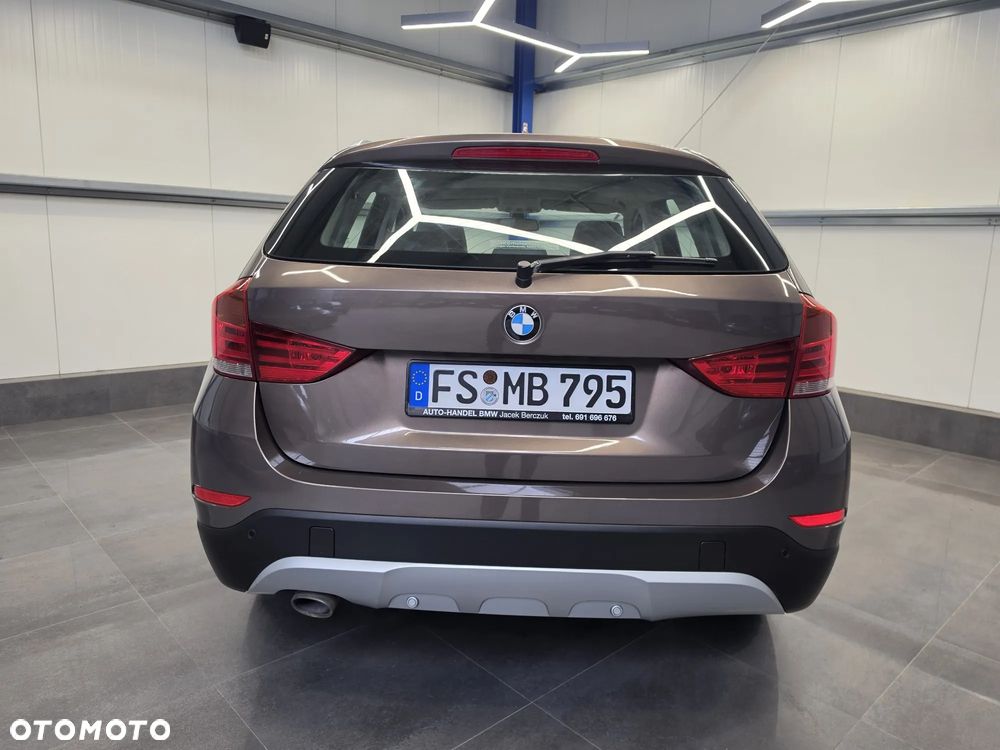 BMW X1 xDrive18d xLine - 10