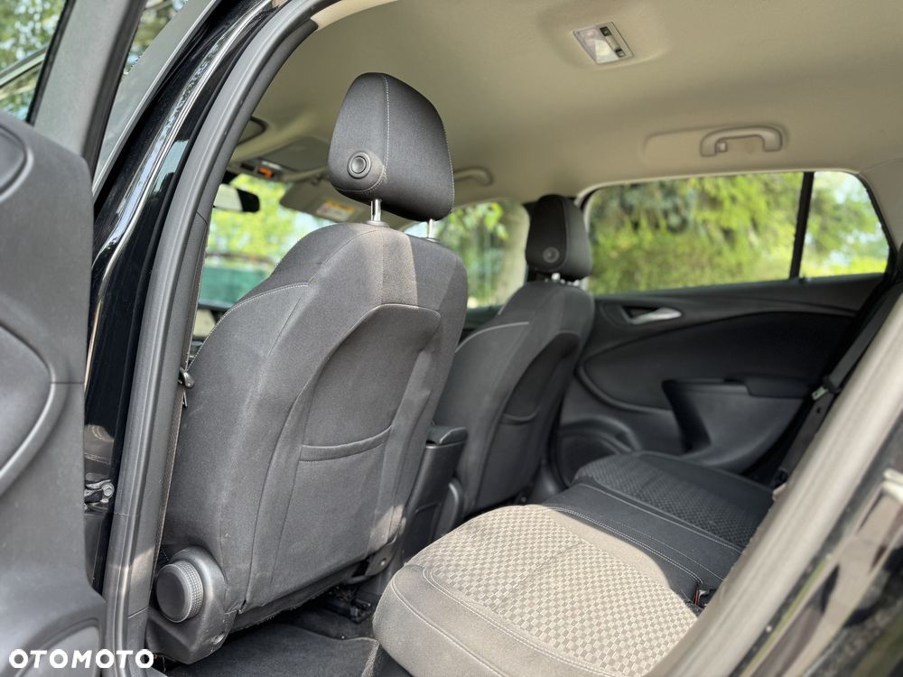 Opel Astra 1.6 CDTI Dynamic S&S - 31