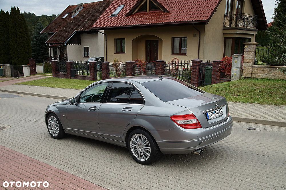 Mercedes-Benz Klasa C 180 CGI BlueEff Avantgarde - 6