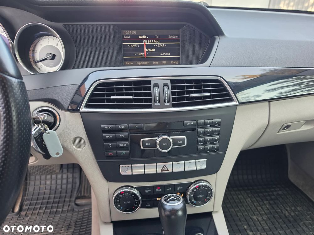Mercedes-Benz Klasa C 180 (BlueEFFICIENCY) 7G-TRONIC - 19