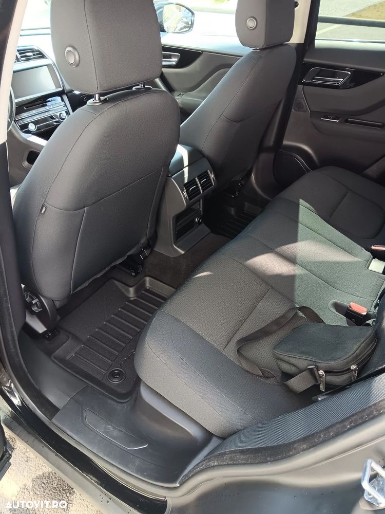 Jaguar F-Pace 20d RWD Pure - 12