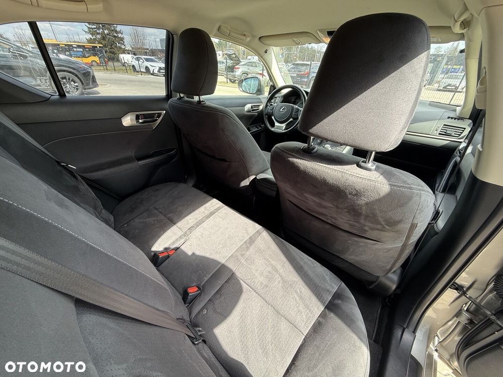 Lexus CT - 14