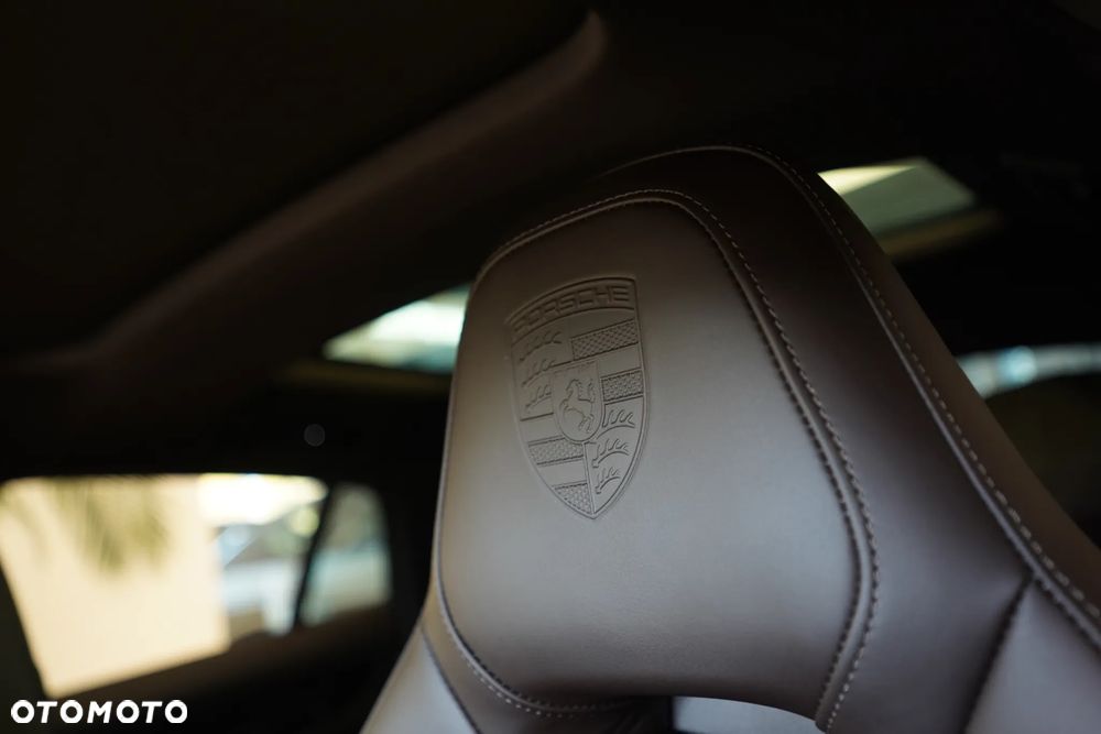 Porsche Panamera - 25