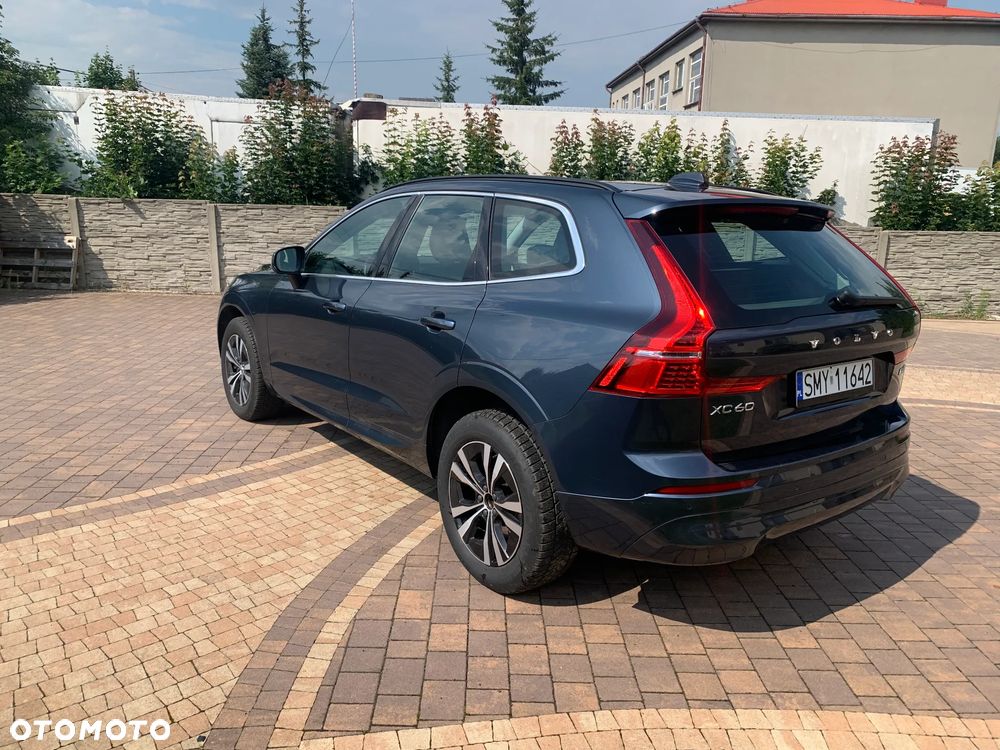 Volvo XC 60 B4 D AWD Momentum Pro - 3