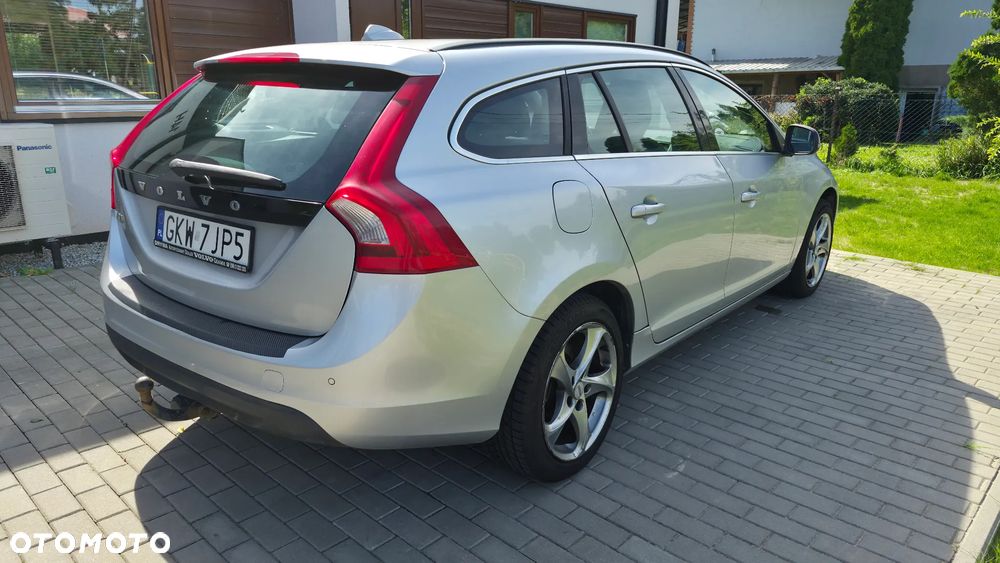 Volvo V60 D3 Geartronic Summum - 4