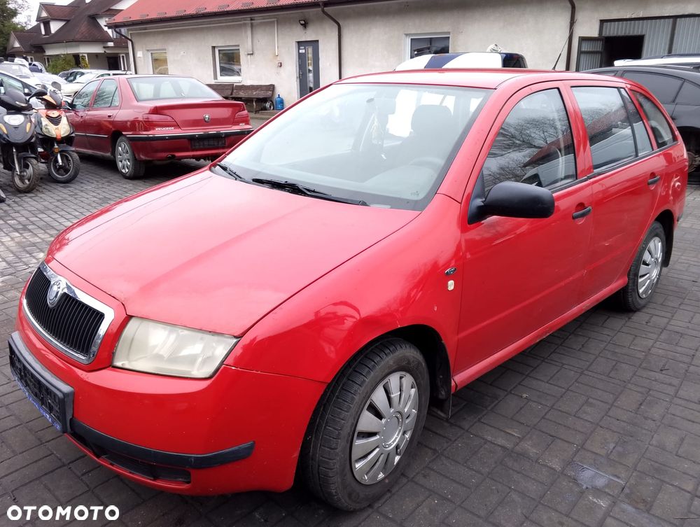 Skoda Fabia 6Y (99-04r.) 1.4 B 68KM. Silnik AME Skrzynia FNK lakier LF3K / 8151 / 8T. Cały na części. GWARANCJA !!!  Przód Tył Zestaw Komplet Drzwi Klapa Zderzak Błotnik Maska Grill Atrapa Szyba Pas Lampa Lusterko Boczki Fotel Kanapa Kokpit Deska Rozdzielcza Przełącznik Włącznik Sterownik Przewody Wiązka Instalacja Moduł Komputer Czujnik Listwa Pompa Alternator Wtryski Głowica Rozrusznik Kompresor Sprzęgło Dwumas Silnik Skrzynia ABS Klimatyzacji Paliwa Wspomagania Kolektor Turbina Przepustnica Zawór Chłodnica Koło Hak Belka Sanki Zawieszenie Mcpherson Półoś Amortyzator Wydech Tłumik Zacisk Most - 1