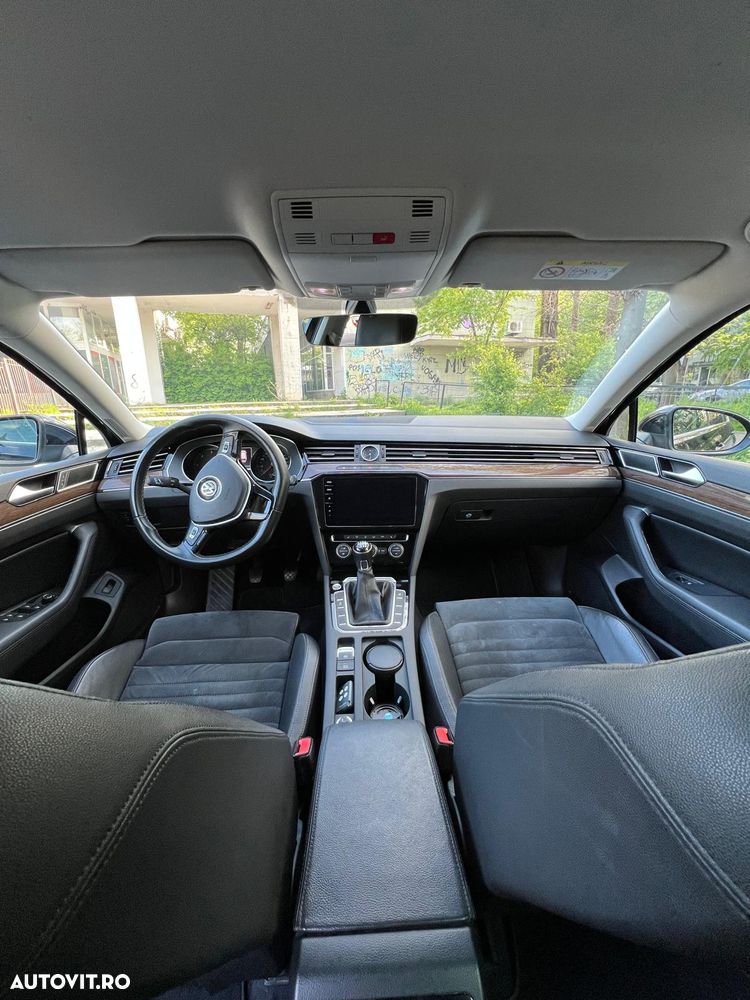 Volkswagen Passat 2.0 TDI Highline - 9