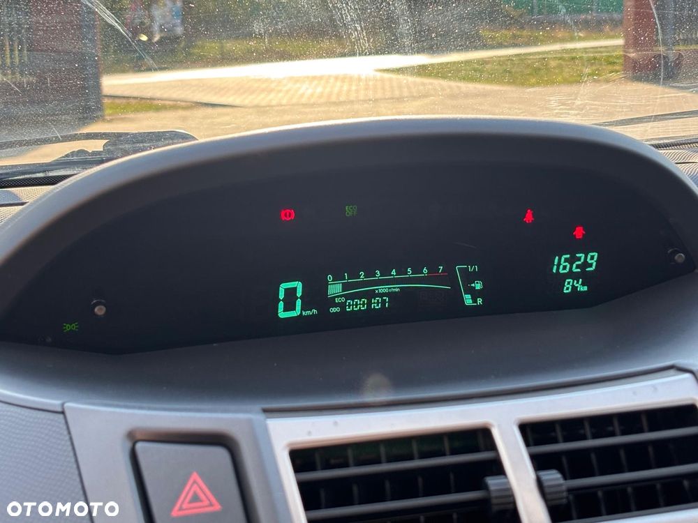 Toyota Yaris 1.33 Sol - 29