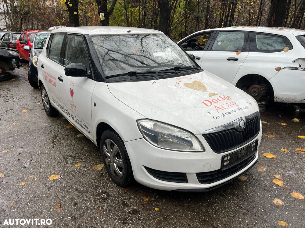Dezmembrez Skoda Fabia II facelift alb 2011 1,2 benzina