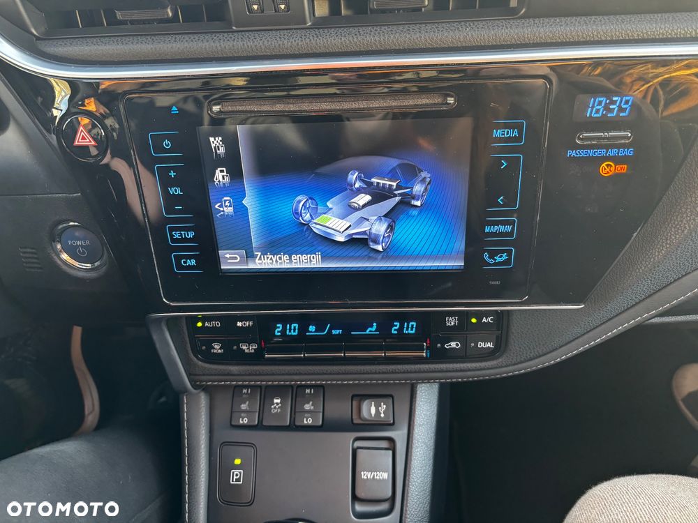 Toyota Auris Hybrid 135 Prestige - 21