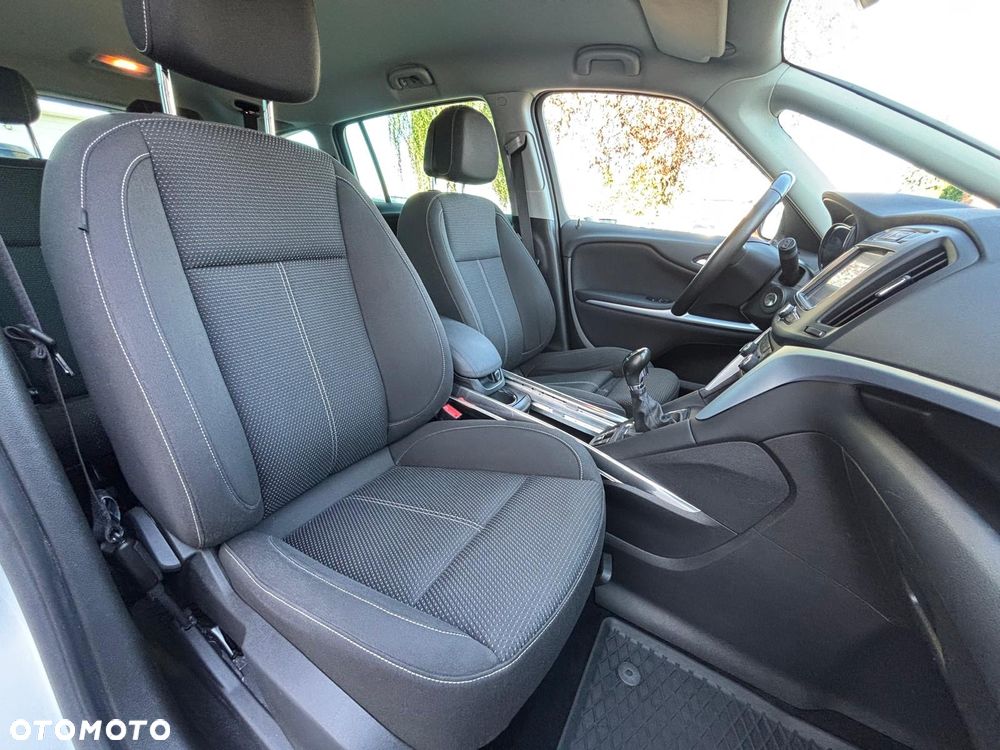 Opel Zafira - 23