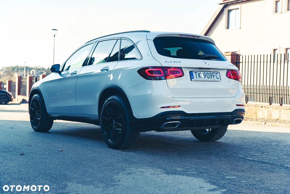 Mercedes-Benz GLC 300 4Matic 9G-TRONIC AMG Line Plus - 7