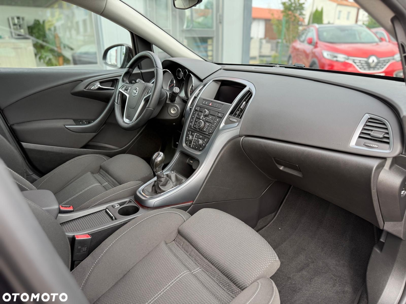 Opel Astra IV 1.7 CDTI Cosmo - 9