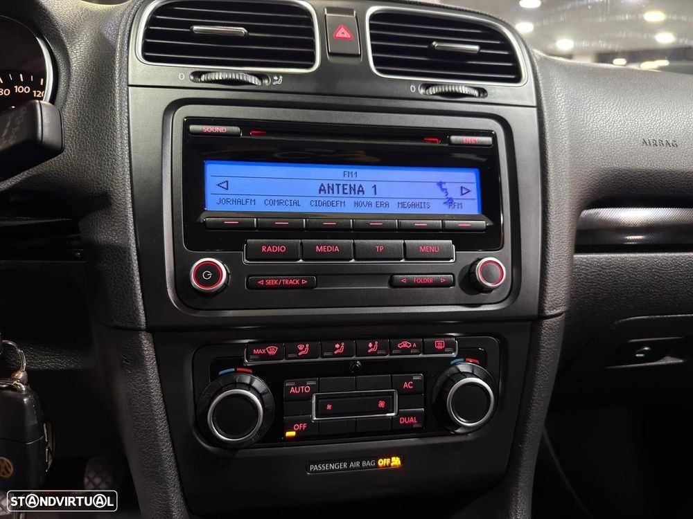 VW Golf 2.0 TDi Confortline - 11