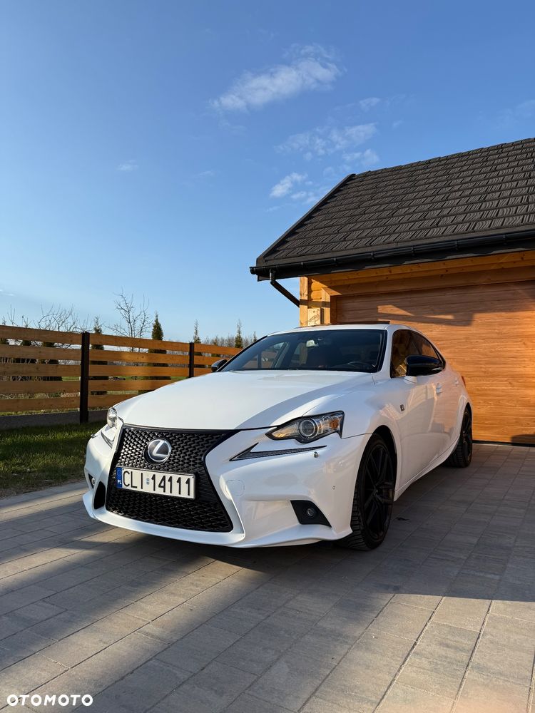 Lexus IS - 1