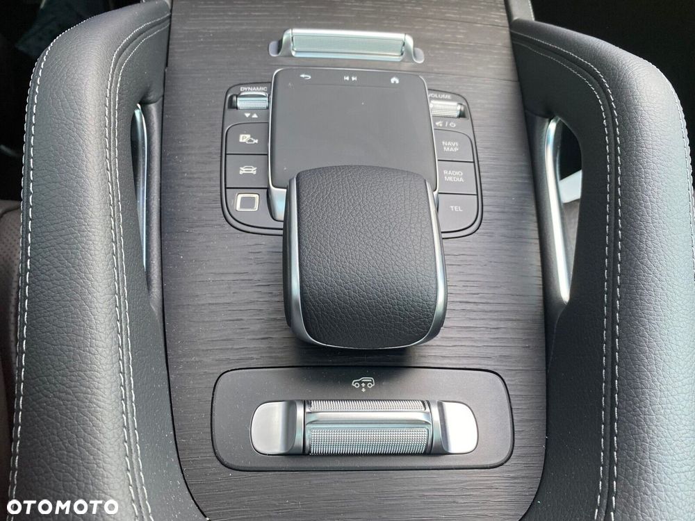 Mercedes-Benz GLS - 29