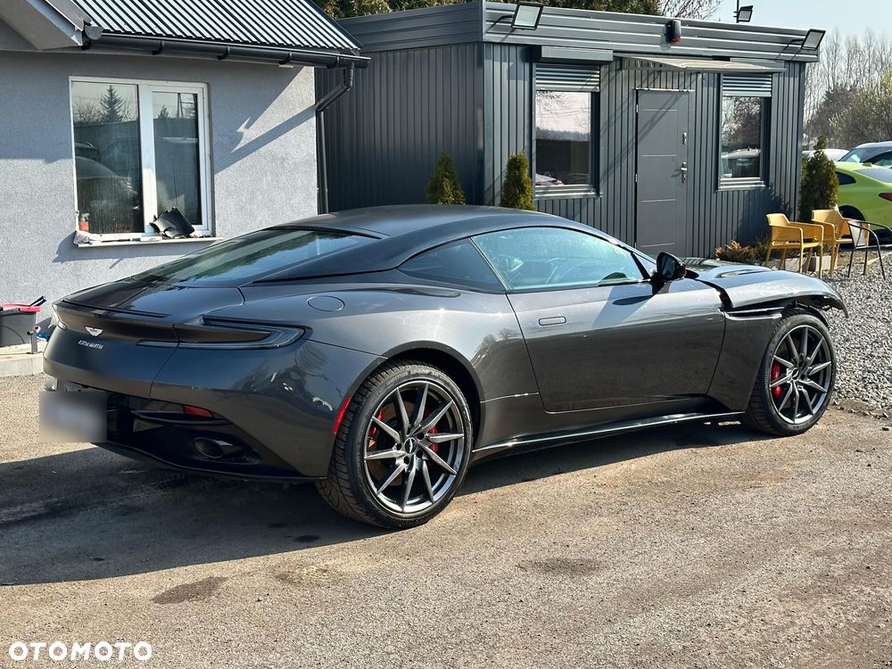 Aston Martin DB11 - 4