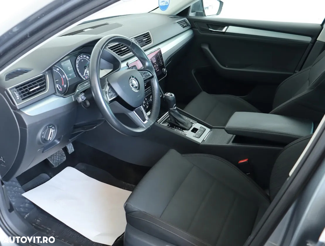 Skoda Superb 2.0 TDI DSG Ambition - 19