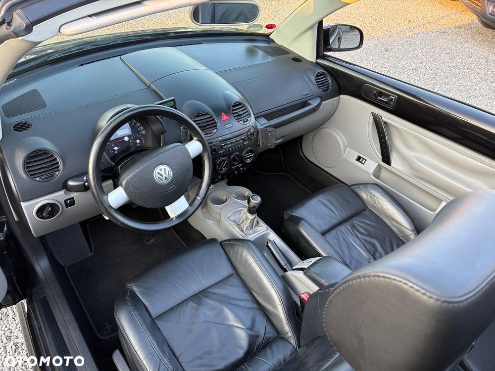 Volkswagen New Beetle - 21