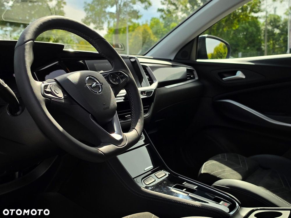 Opel Grandland 1.2 T GS S&S - 32