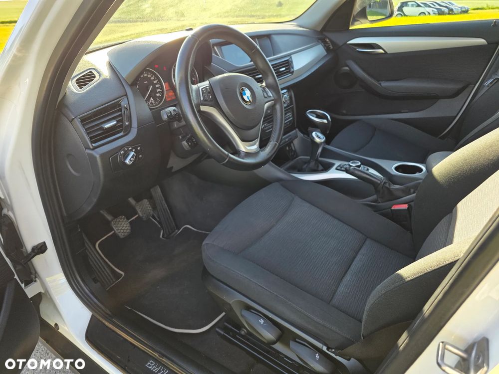 BMW X1 sDrive18d xLine - 16