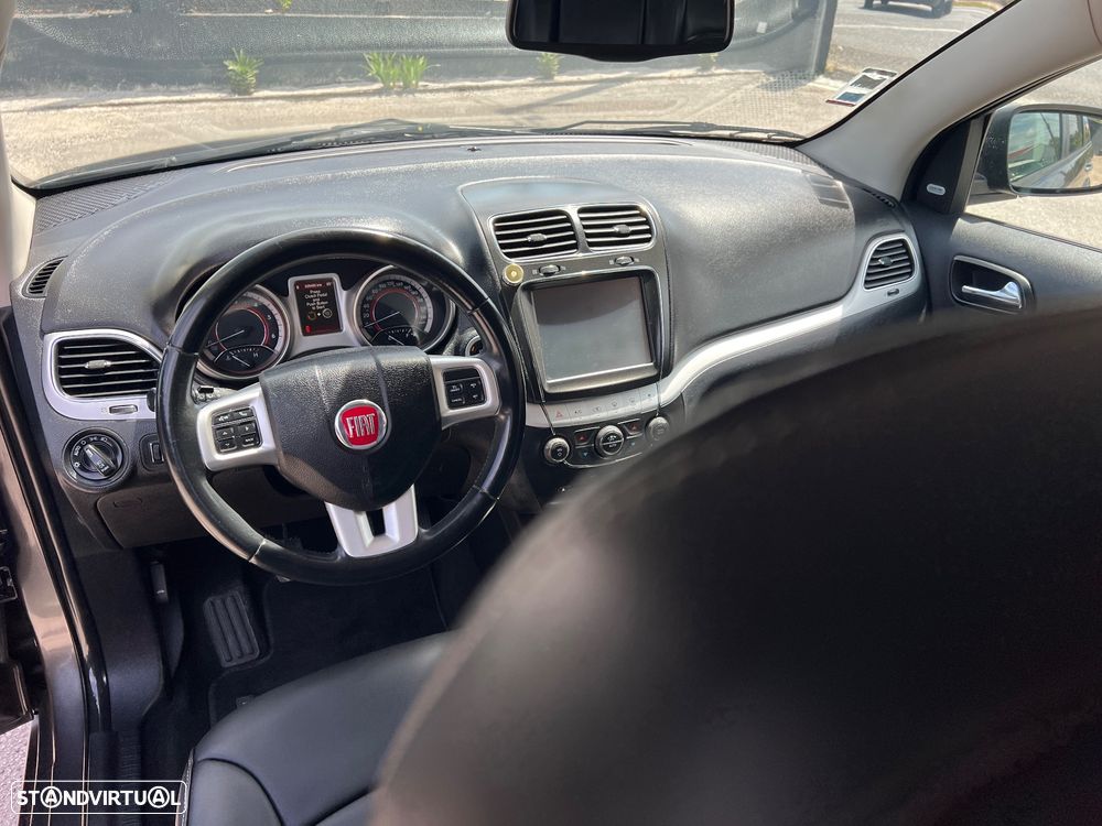 Fiat Freemont 2.0 M-Jet Urban - 18