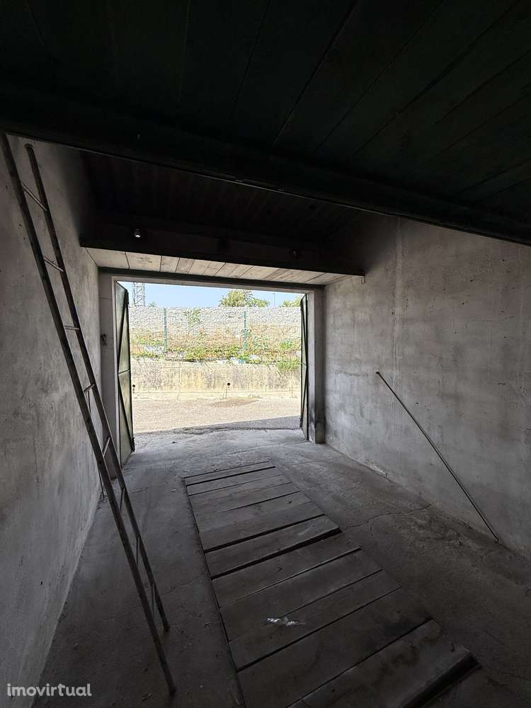 Vende-se garagem no Alto-do-Seixalinho - Grande imagem: 2/5