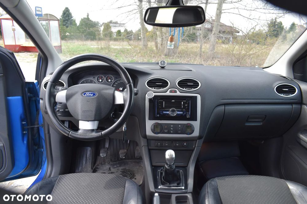 Ford Focus 2.0 16V Titanium - 8