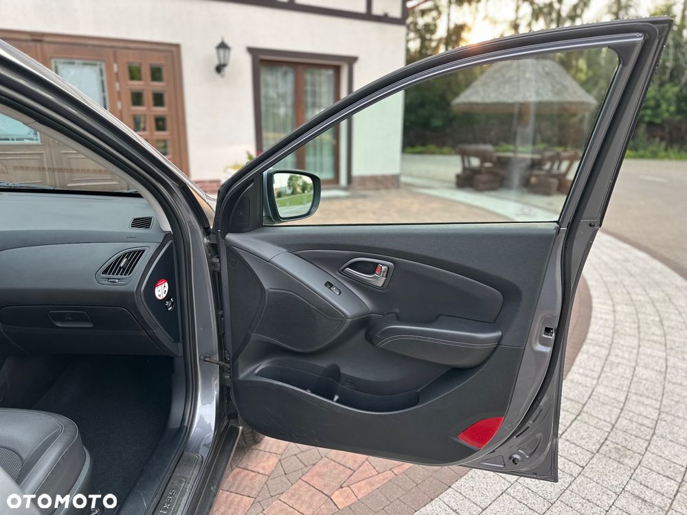 Hyundai ix35 1.6 2WD Fifa World Cup Edition - 35