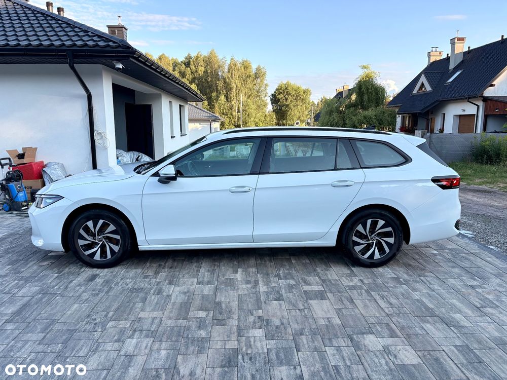 Volkswagen Passat - 4