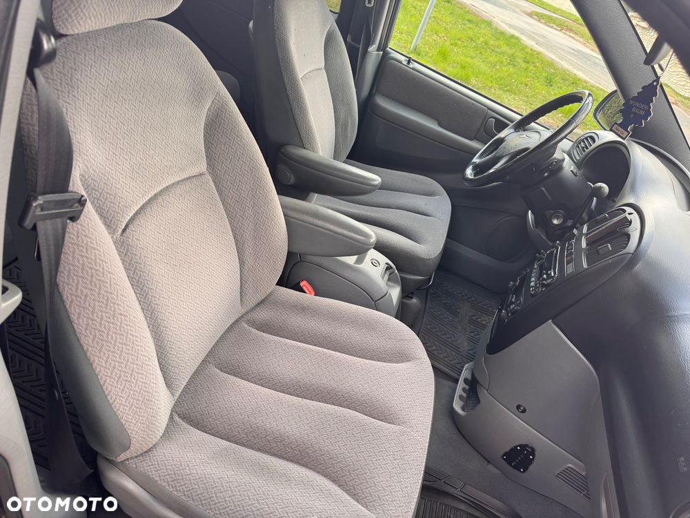 Chrysler Grand Voyager 3.3 LX - 19