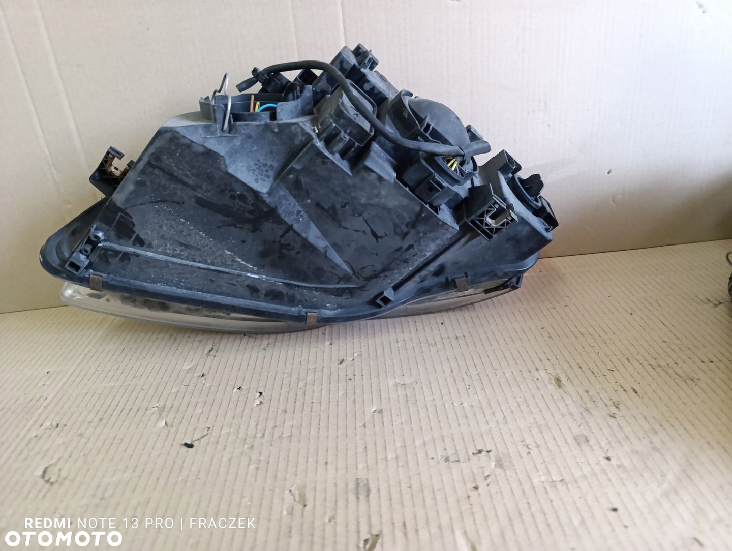 REFLEKTOR PRAWY LAMPA PRAWY LUB LEWY PRZÓD AUDI A4 B7 8E0941004BK - 8