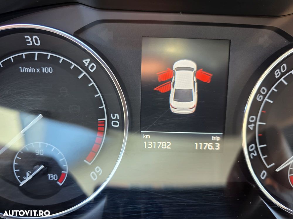 Skoda Superb 2.0 TDI DSG Active - 12