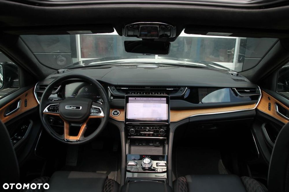Jeep Grand Cherokee - 19