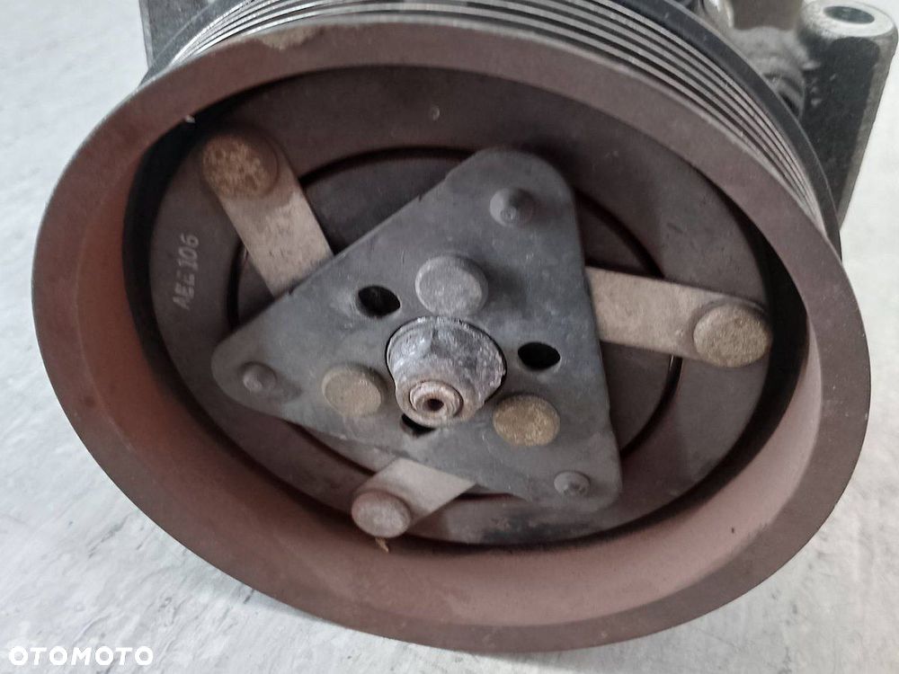 POMPA, SPRĘŻARKA KLIMATYZACJI RENAULT CLIO III 8200357173-B  SD6V12 1.2 16V - 2