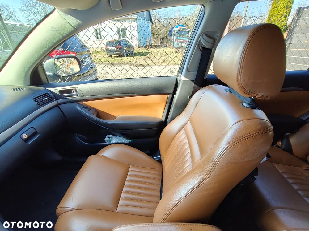 Toyota Avensis 2.0 D-4D Sol plus+NAVI - 28