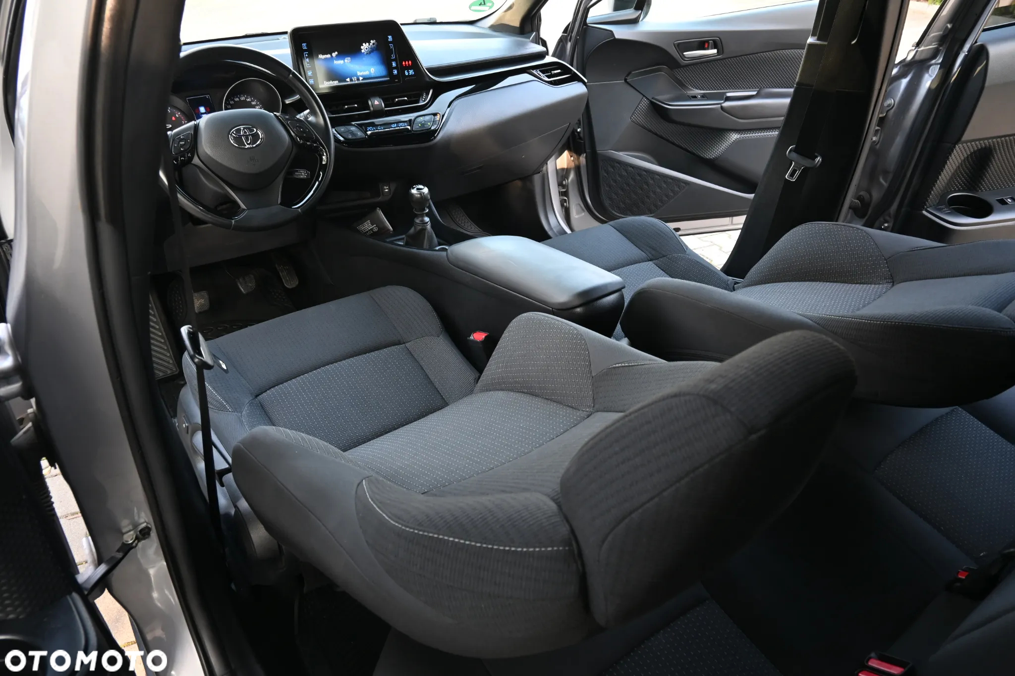 Toyota C-HR - 36