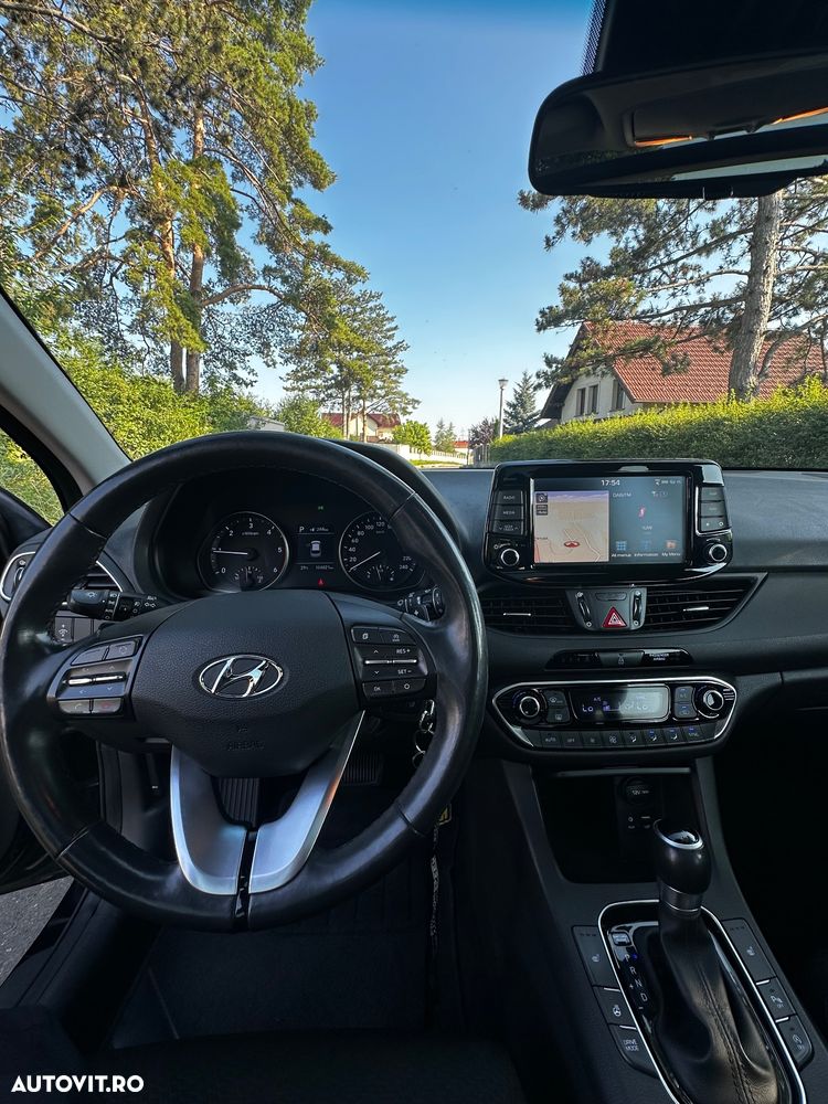Hyundai i30 Kombi 1.6 CRDI DCT Family+ - 7