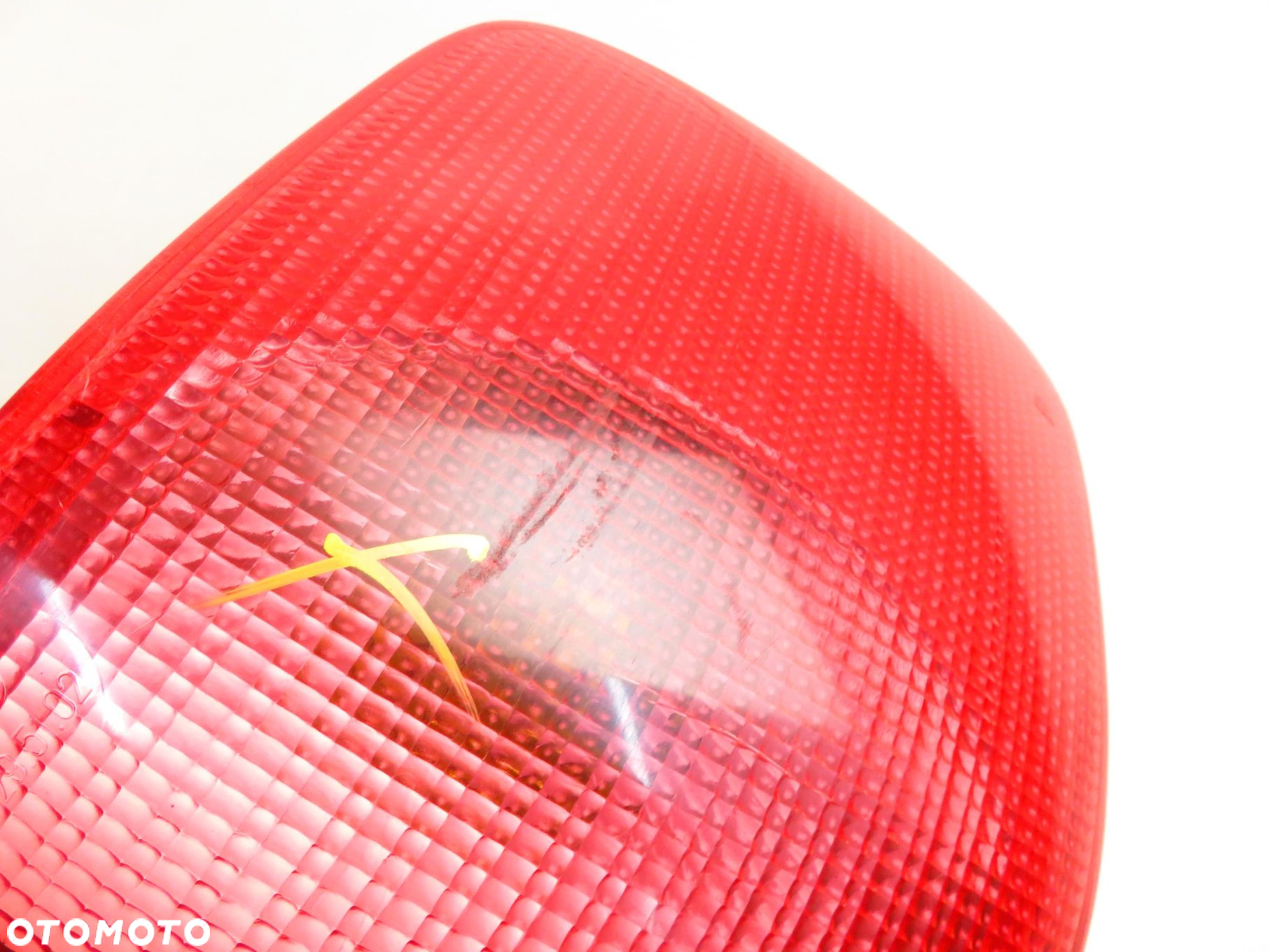 LAMPA PRAWA TYLNA AUDI 80 B4 8A0945096D - 8