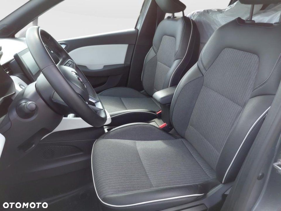 Renault Clio - 10