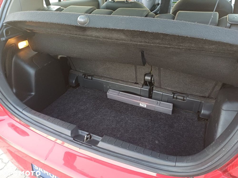 Toyota Yaris 1.0 Terra - 26