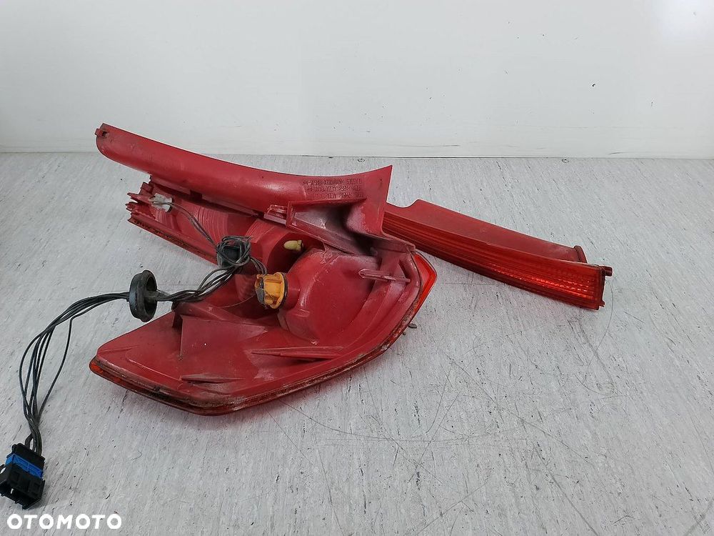 LAMPA TYLNA PRAWA CITROEN C4 I 9655863980  9655863780 HATCHBACK - 5