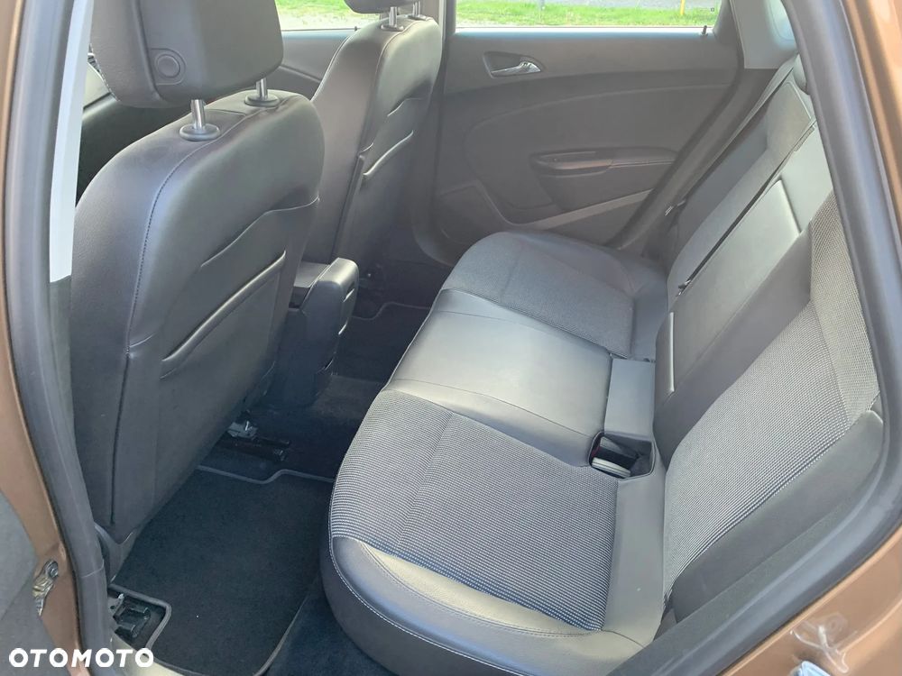 Opel Astra 1.6 CDTI Executive - 15