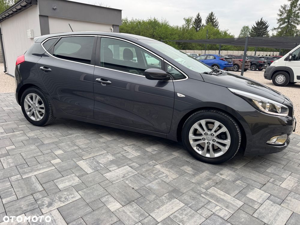 Kia Ceed 1.6 GDI ISG Dream-Team Edition - 14