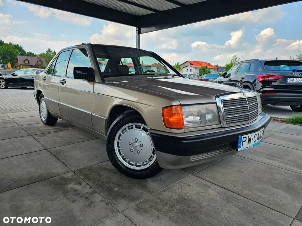 Mercedes-Benz W201 (190) - 2