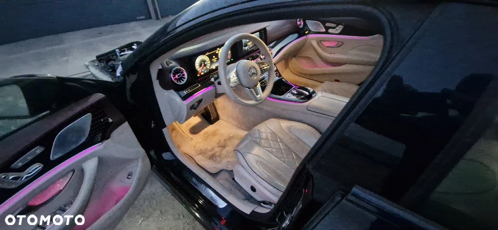 Mercedes-Benz CLS 400 d 4Matic 9G-TRONIC AMG Line - 32