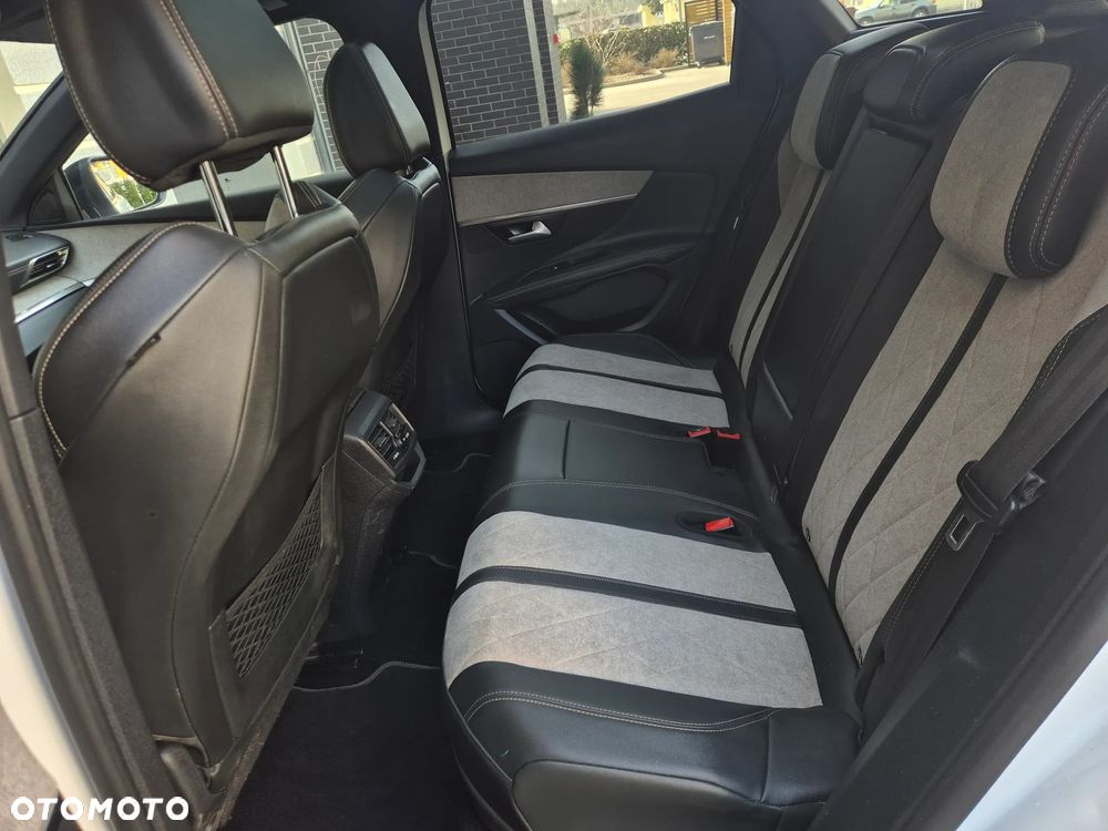 Peugeot 3008 1.6 PureTech HYbrid GT Line S&S EAT8 - 23