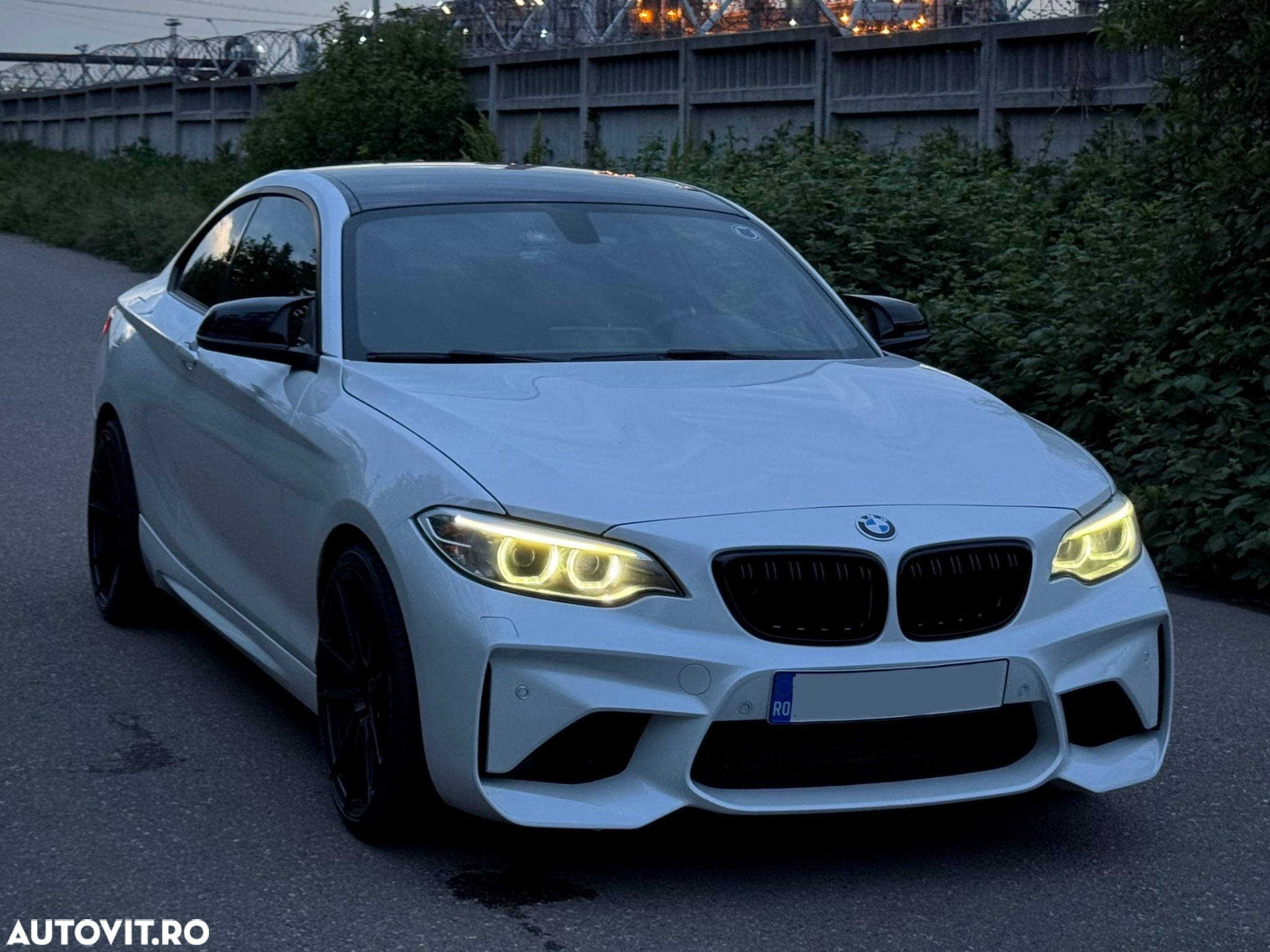 BMW Seria 2 220d - 4