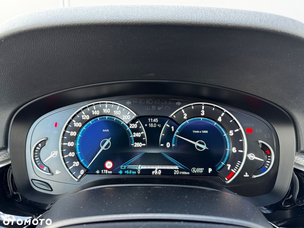 BMW Seria 5 520i Touring Sport-Aut - 32