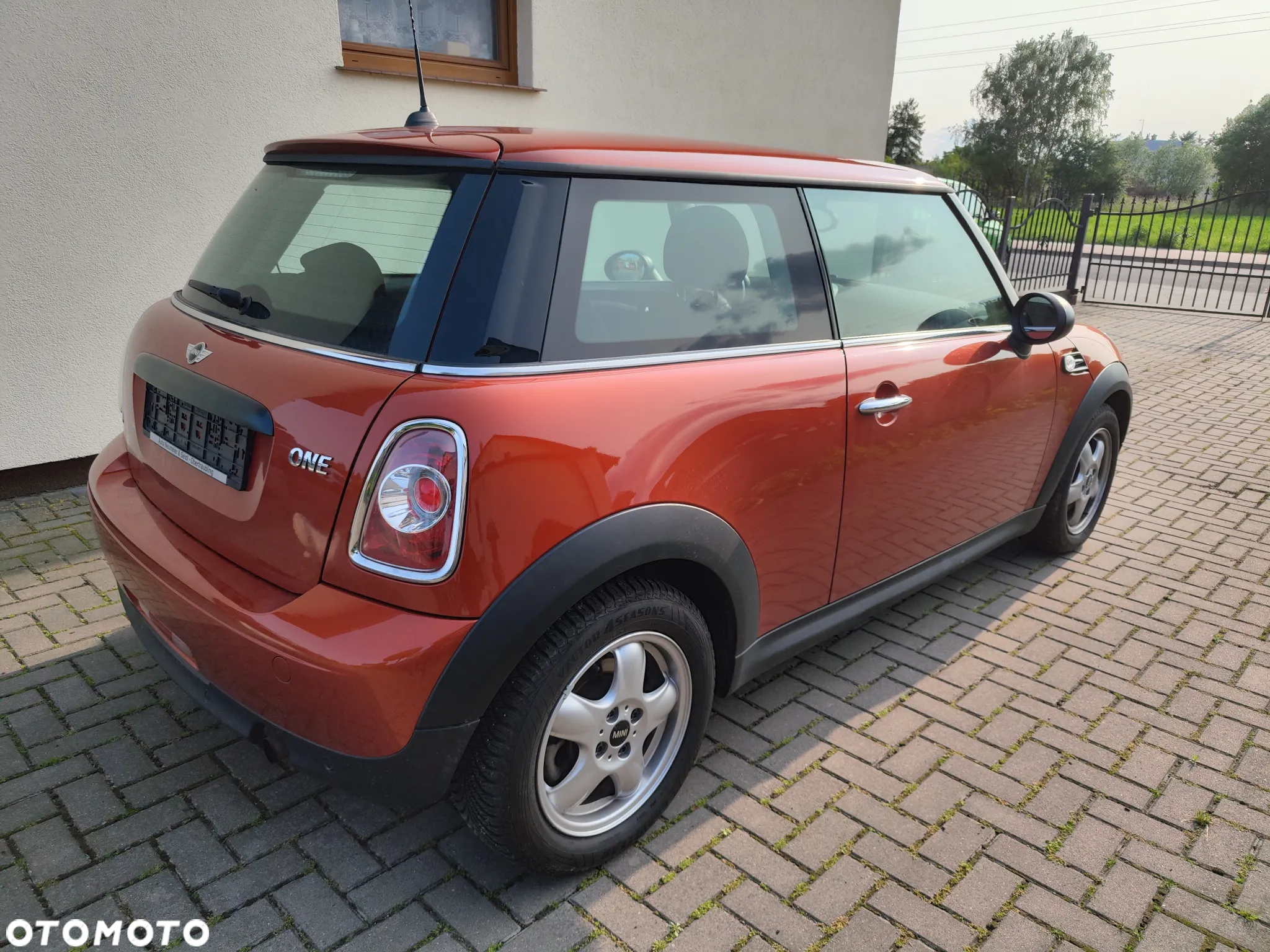 MINI ONE - 3